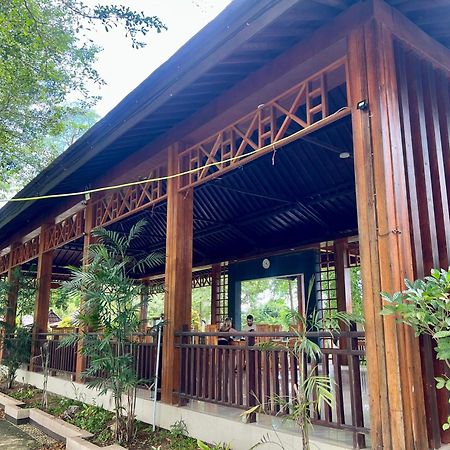 Pohon Purba Resort & Restaurant Labuhan Pandan Екстериор снимка