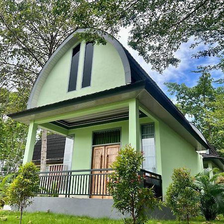 Pohon Purba Resort & Restaurant Labuhan Pandan Екстериор снимка