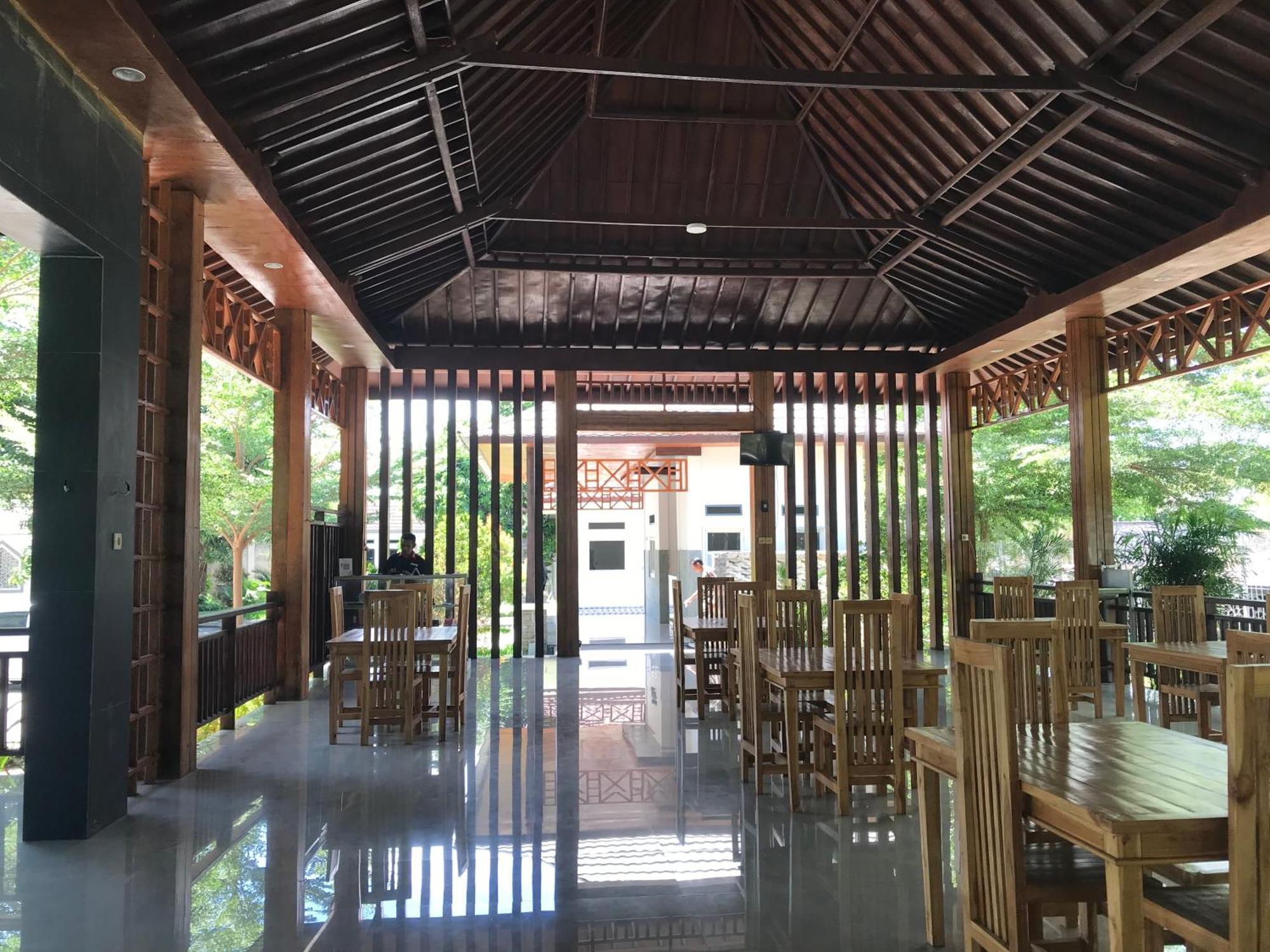 Pohon Purba Resort & Restaurant Labuhan Pandan Екстериор снимка