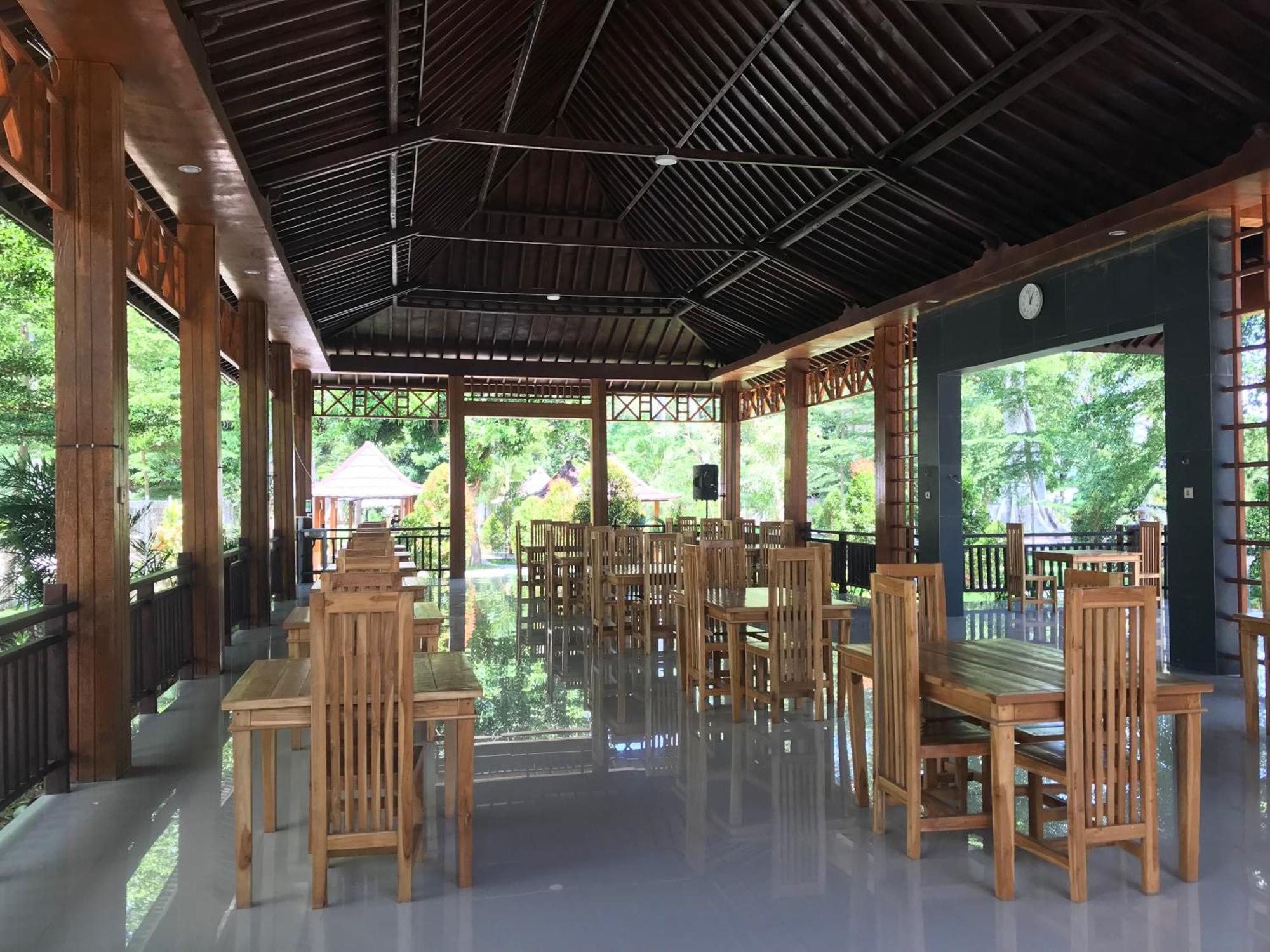 Pohon Purba Resort & Restaurant Labuhan Pandan Екстериор снимка