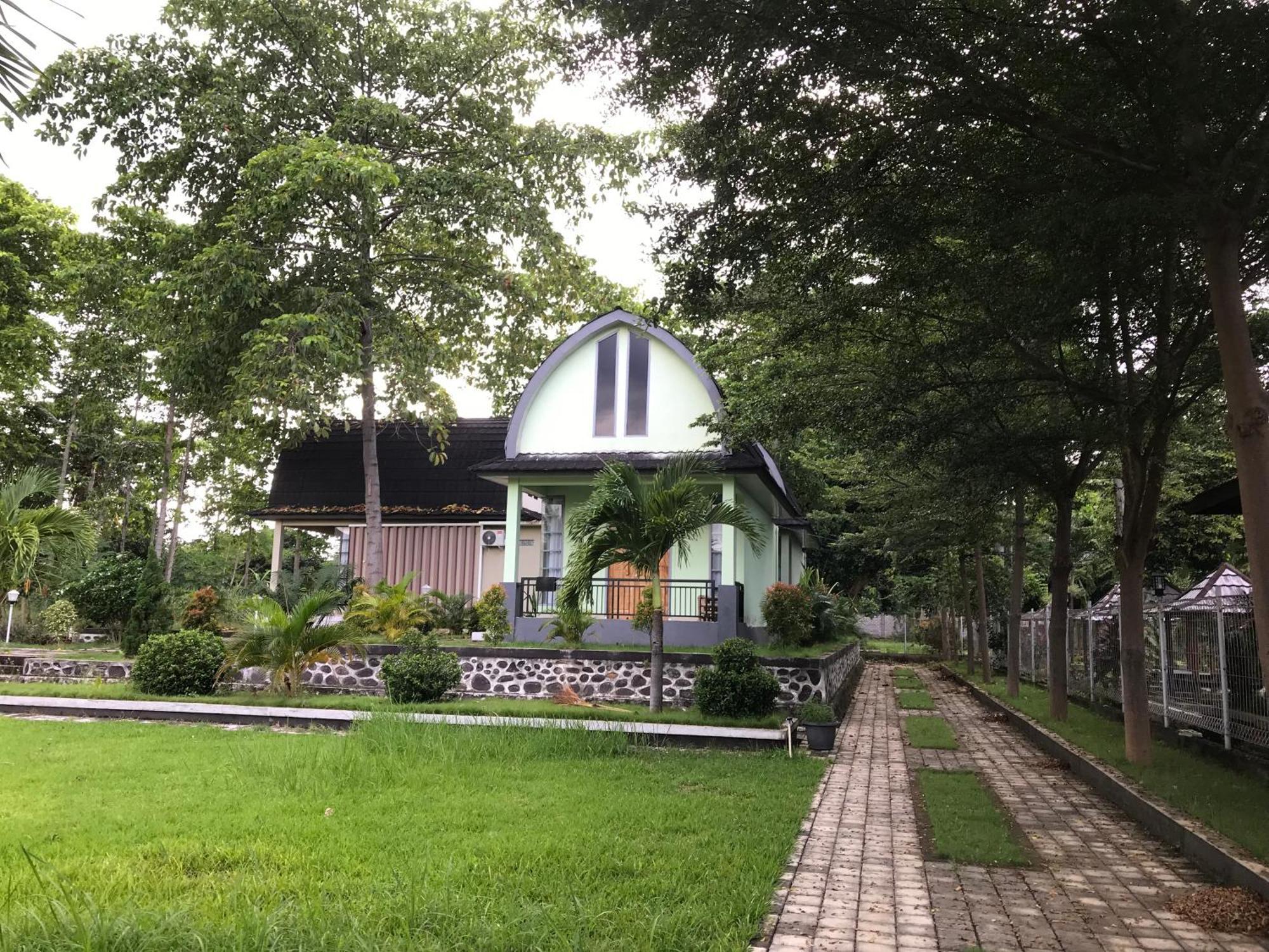 Pohon Purba Resort & Restaurant Labuhan Pandan Екстериор снимка