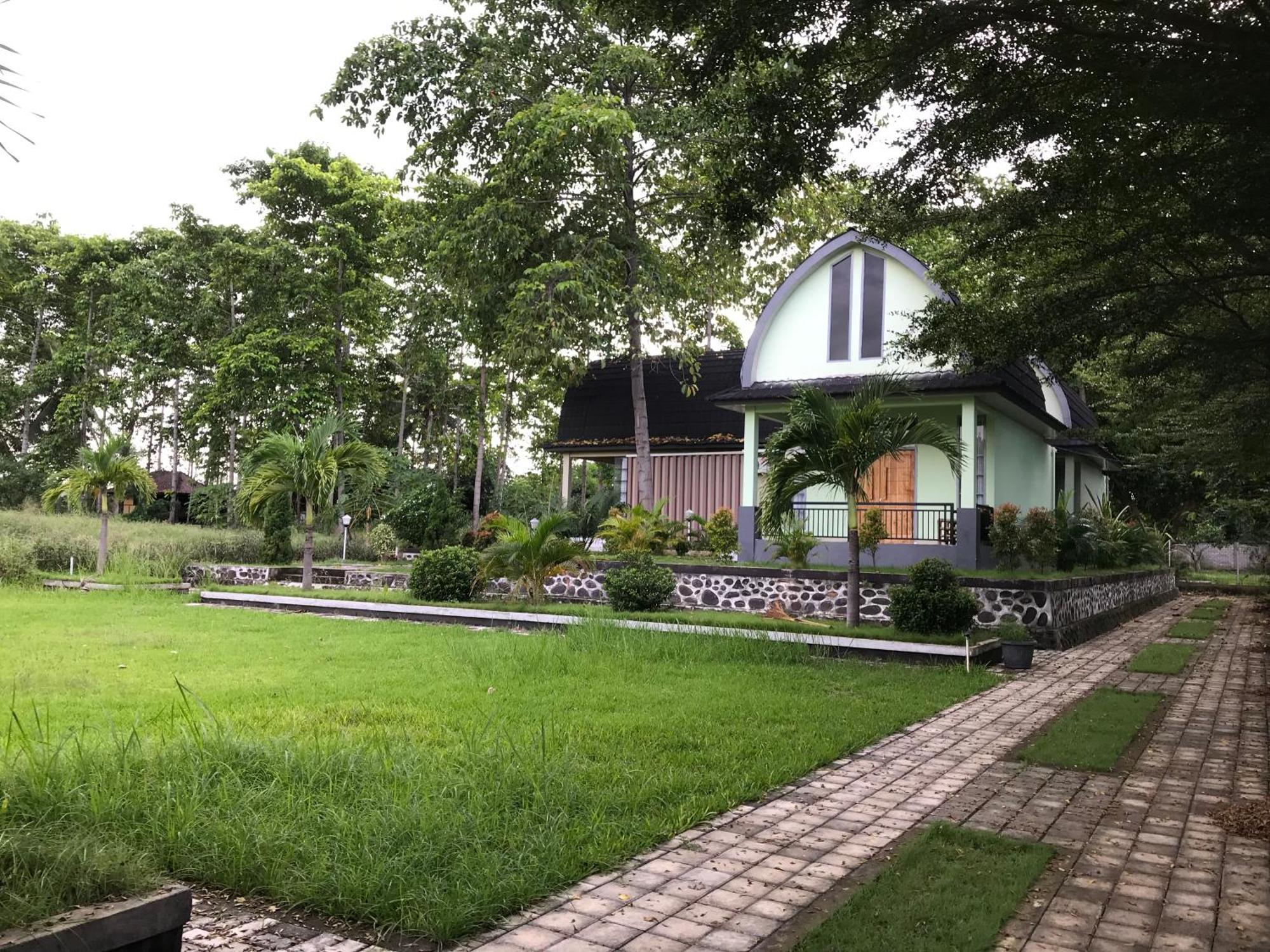 Pohon Purba Resort & Restaurant Labuhan Pandan Екстериор снимка