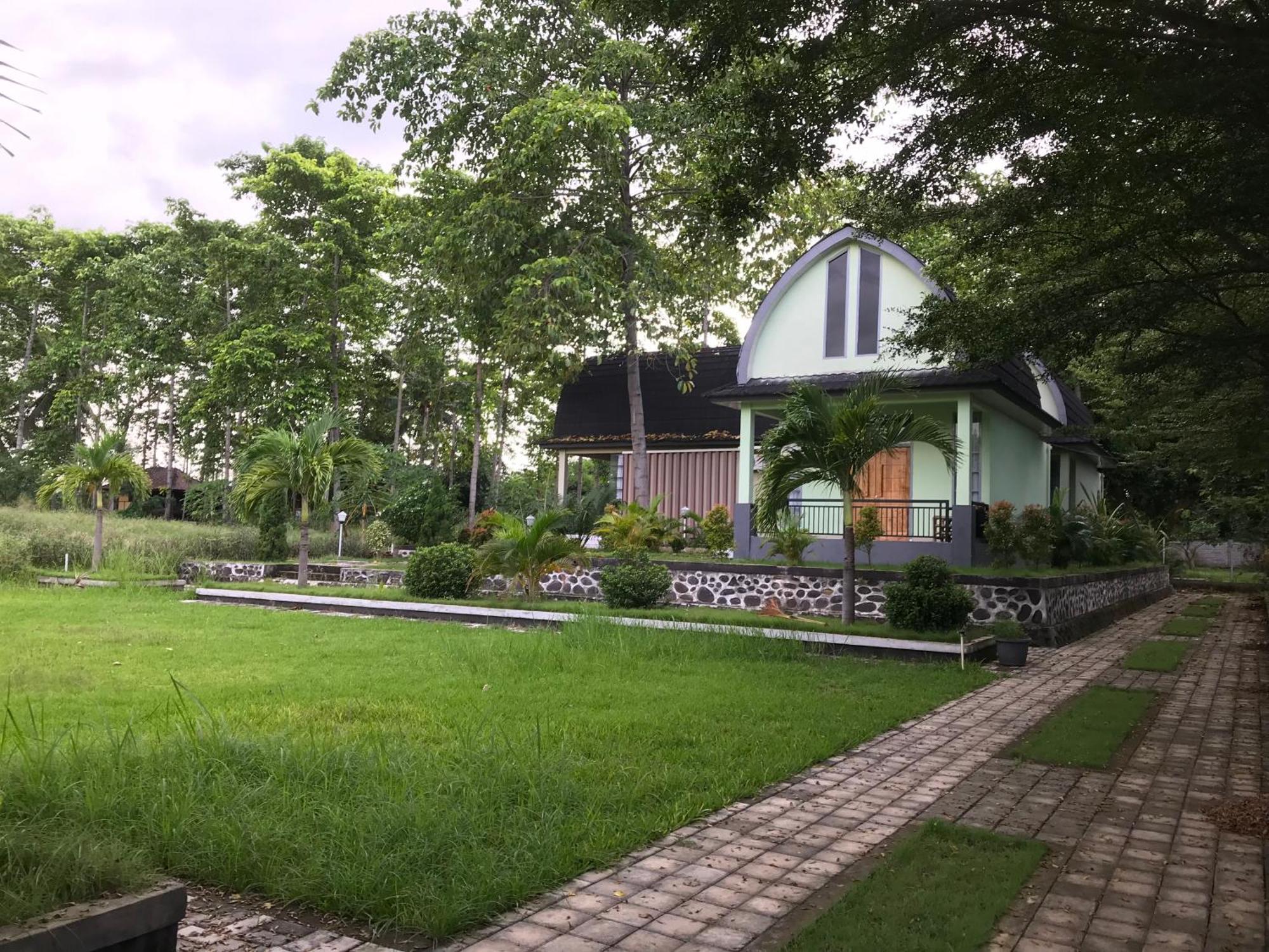 Pohon Purba Resort & Restaurant Labuhan Pandan Екстериор снимка