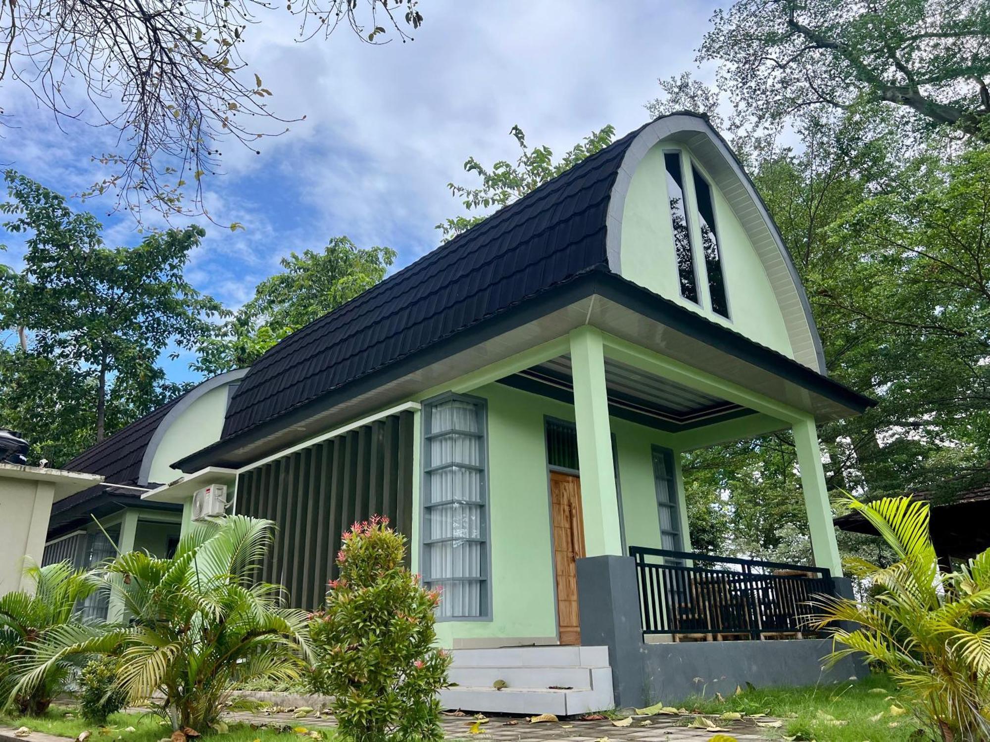 Pohon Purba Resort & Restaurant Labuhan Pandan Екстериор снимка