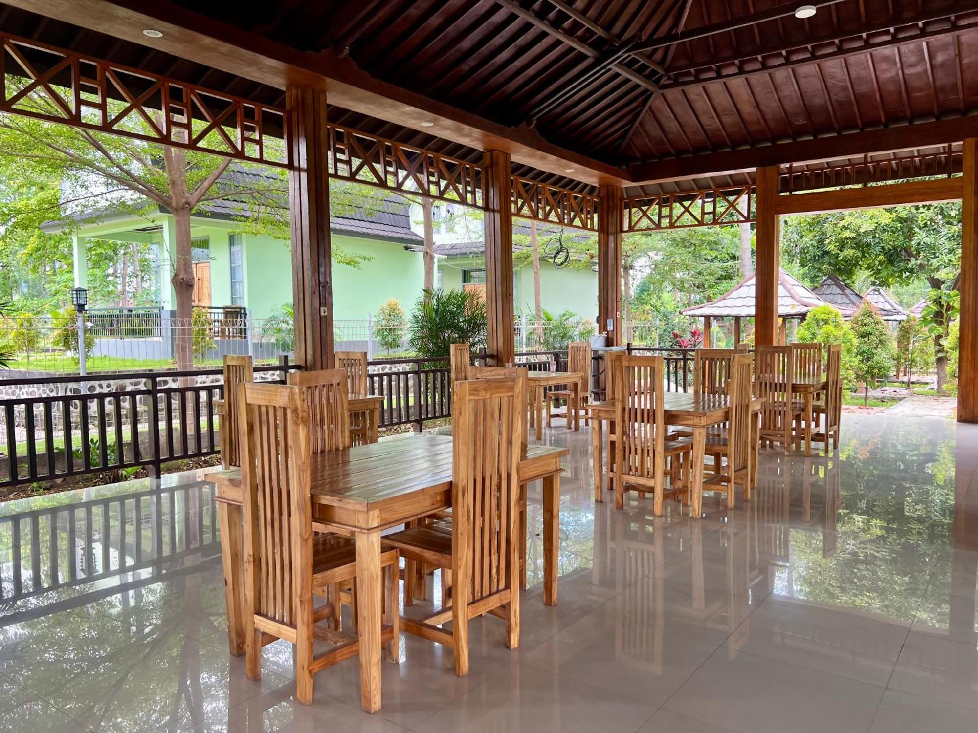 Pohon Purba Resort & Restaurant Labuhan Pandan Екстериор снимка